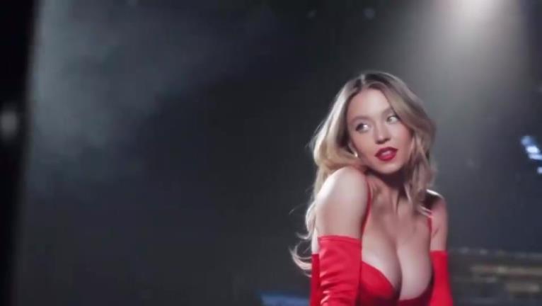 此前觀戰(zhàn)紐約德比！賣含洗澡水肥皂的悉尼妹太清楚自身優(yōu)勢了