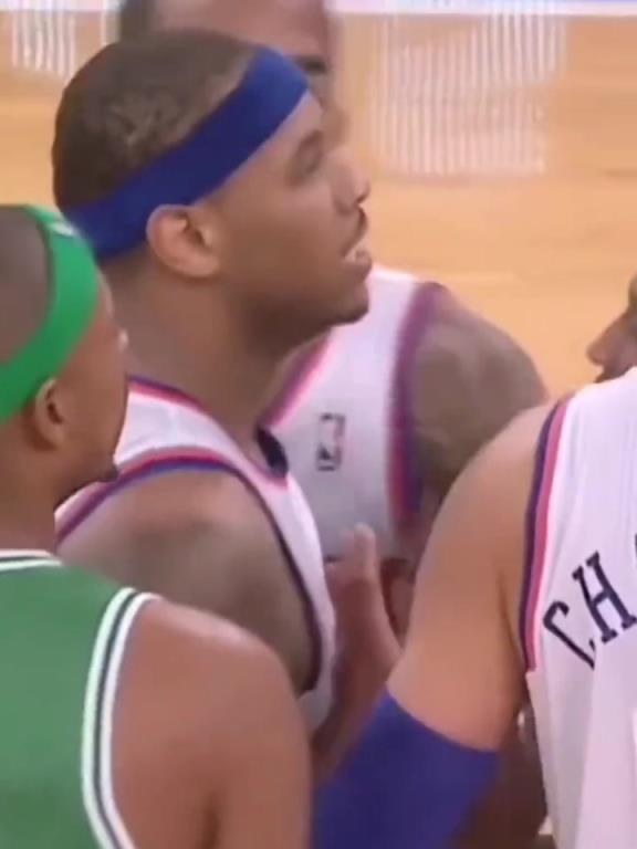 社會瓜！當(dāng)年安東尼與加內(nèi)特發(fā)生沖突，賽后瓜哥帶人堵綠軍大巴